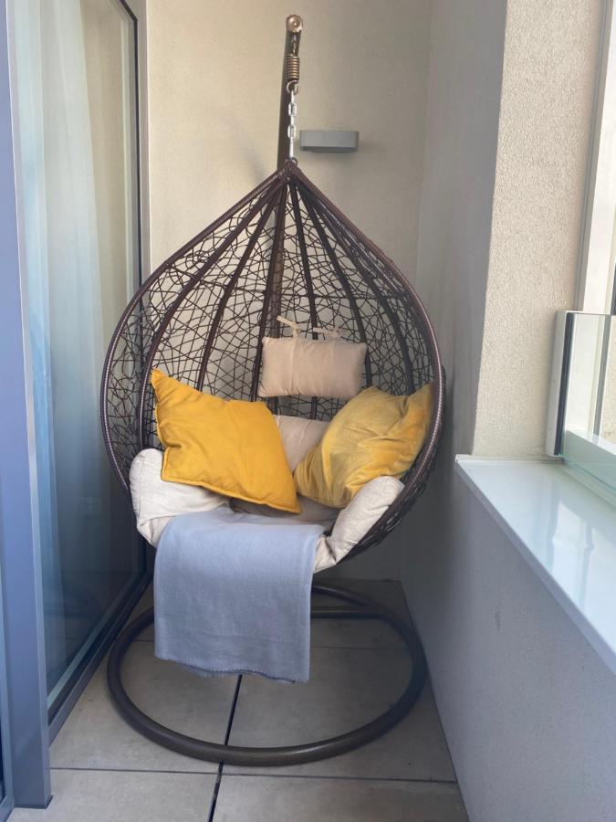 New, Beautiful Apt With Parking In Best Location! Bratislava Esterno foto