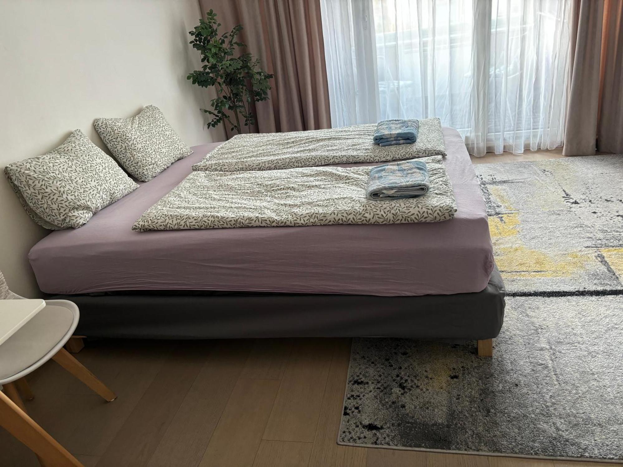 New, Beautiful Apt With Parking In Best Location! Bratislava Esterno foto